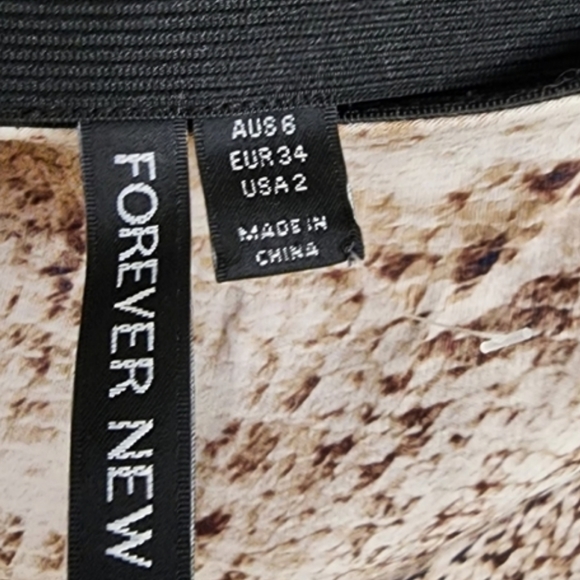 Forever New long skirt 100% slinky viscose pencil style size 6 - Picture 8 of 9